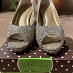 Kelly and Kate size 9
